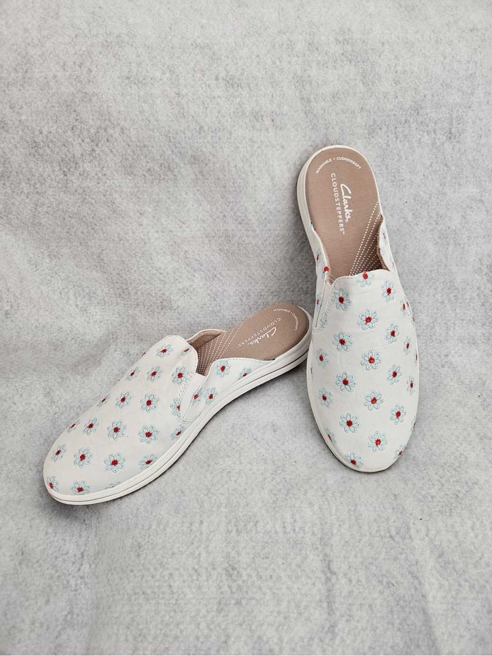 Clarks White Floral Red & Blue Slip-On Comfort Mules Size 12